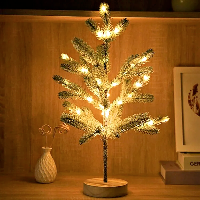 Albero di Natale in Pino con Luci a LED